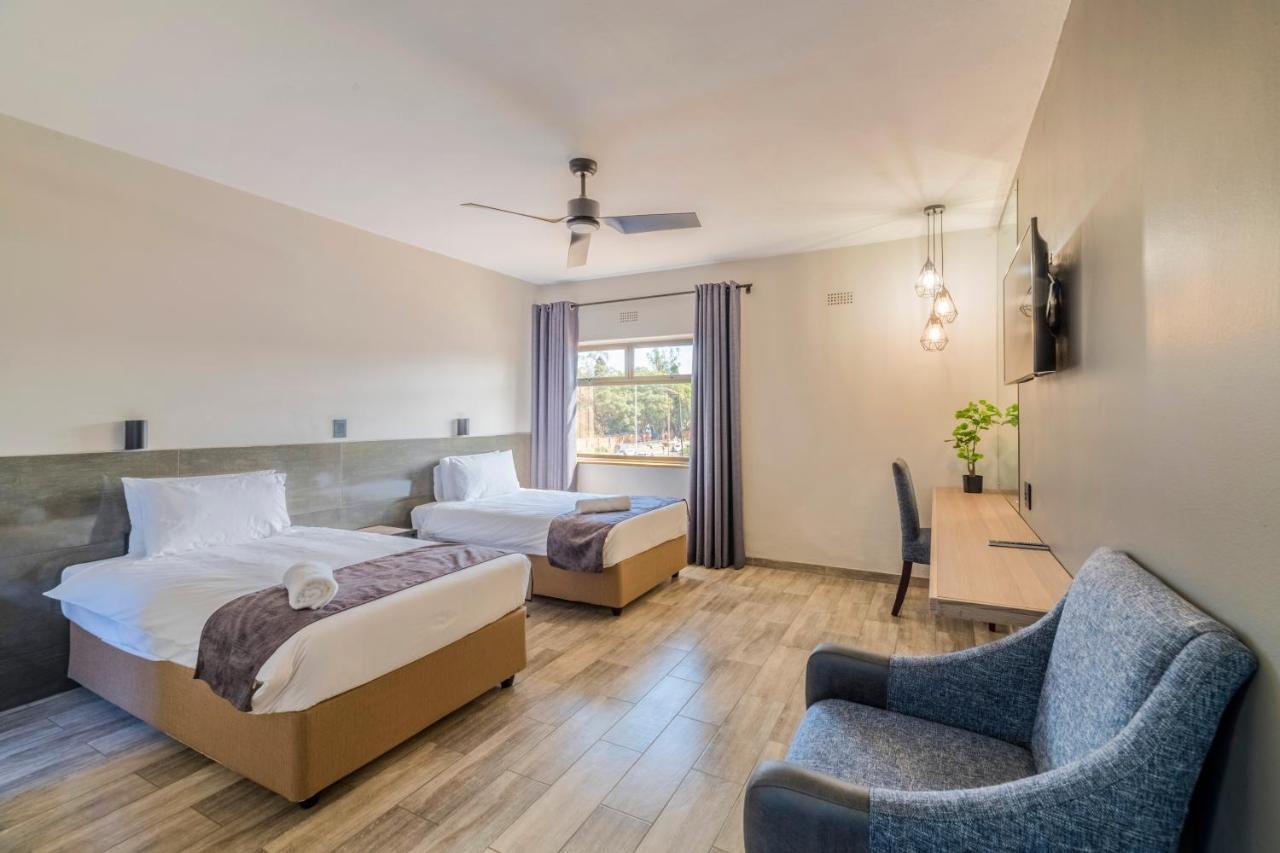N1 Hotel Rotten Row Хараре Екстериор снимка